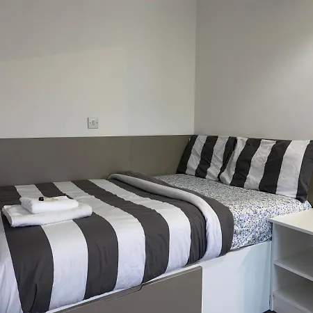 En Suite Rooms & Studios, Edinburgh City Centre - Sk 3* Эдинбург