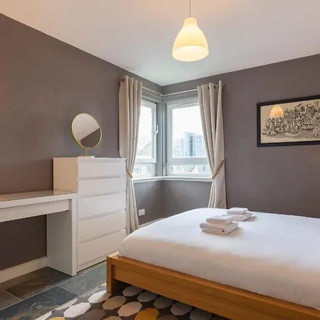Bright And Spacious Apartment Near City Centre Apartment