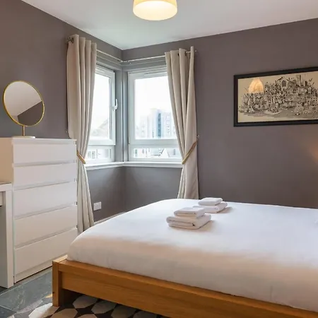 Bright And Spacious Apartment Near City Centre * Edinburgh