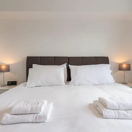 Apartment Bright And Spacious Apartment Near City Centre Edinburgh