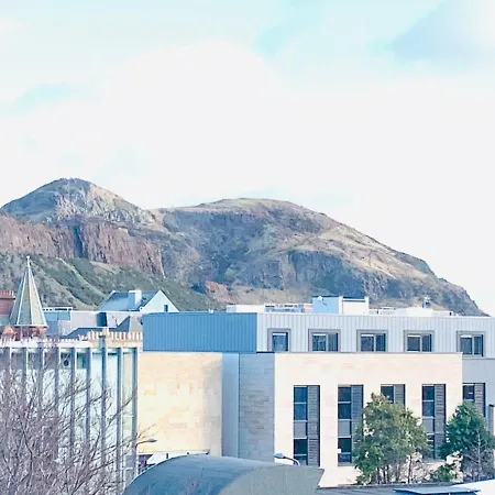Delightful Sunny Flat Edinburgh