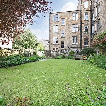 Apartment Altido Stunning 1-bed Maisonette In The New Town *
