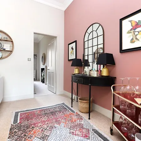 Apartment Altido Stunning 1-bed Maisonette In The New Town *