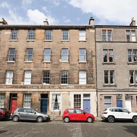 Altido Stunning 1-bed Maisonette In The New Town Apartment *