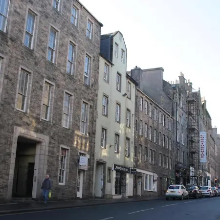 Royal Mile Apartmán *