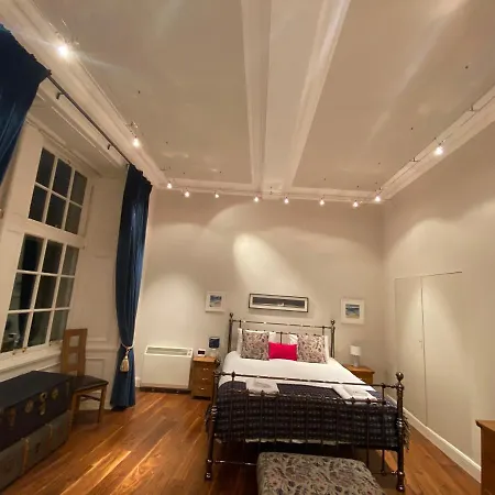 Апартаменты Royal Mile Mansions By