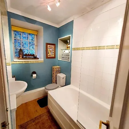 Bed & Breakfast Edinburgh's Dean Village River View Retreat *