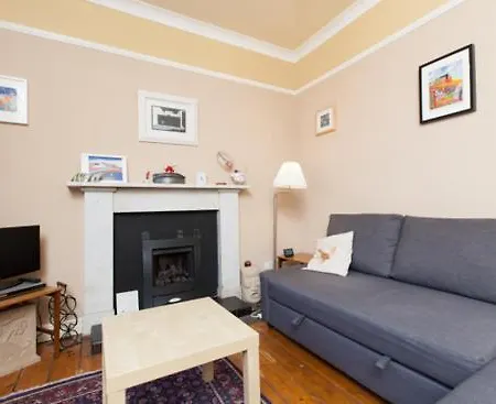 Historic Dean Village Treasure, Sleeps 4 Apartment