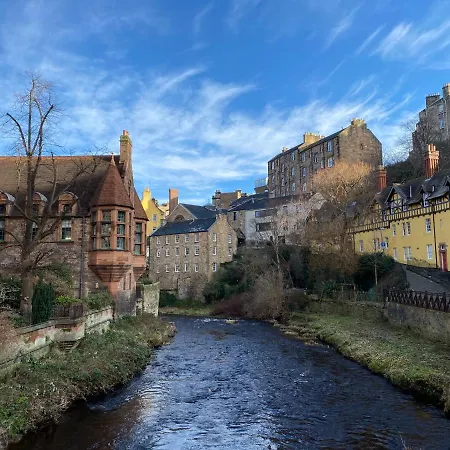 Historic Dean Village Treasure, Sleeps 4 *