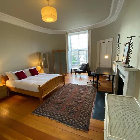 Apartment Grand City Apartment In Stockbridge Area *