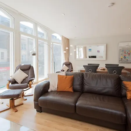 Shandwick - Centre - Sleeps 2 아파트 *