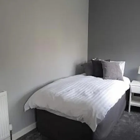 2 Chessels Court, Flat 3