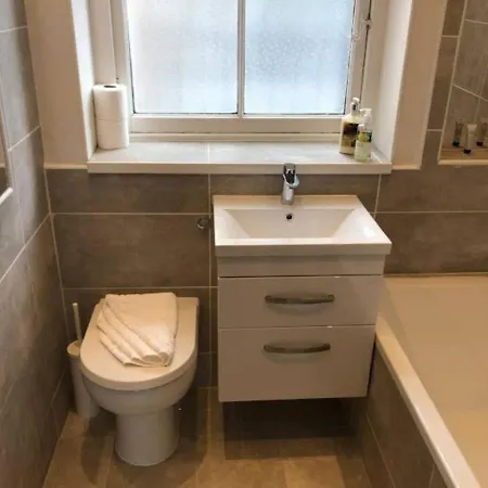 Beautiful Scandi-inspired One Bed In Stockbridge