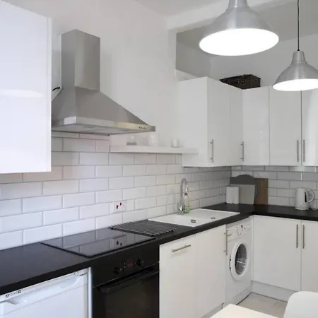 Beautiful Scandi-inspired One Bed In Stockbridge Edinburg