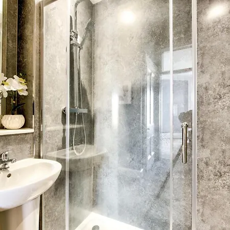 Lothian Road - Perfect Centre Location. Edinburg