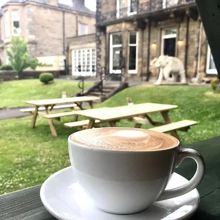 No6 West Coates 3* Edinburgh