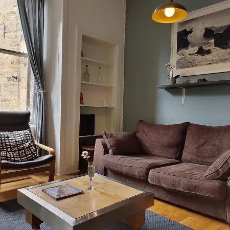 Amazing Apartments - Drumdryan St Near The Castle Edinburgh