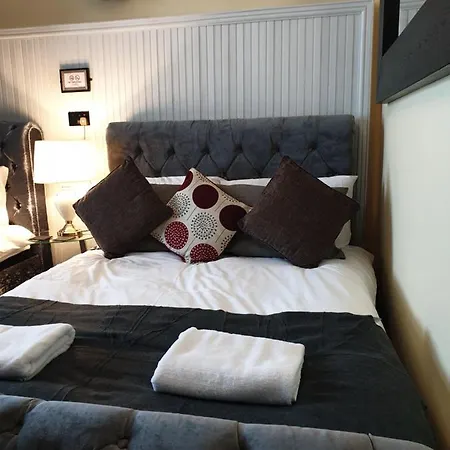 Dundee Terrace - Rooms In The City *