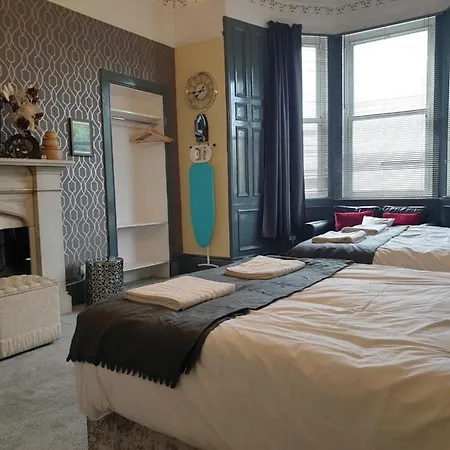 Dundee Terrace - Rooms In The City *