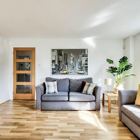 Guestready - Bright & Modern Flat - Free Parking Apartment *