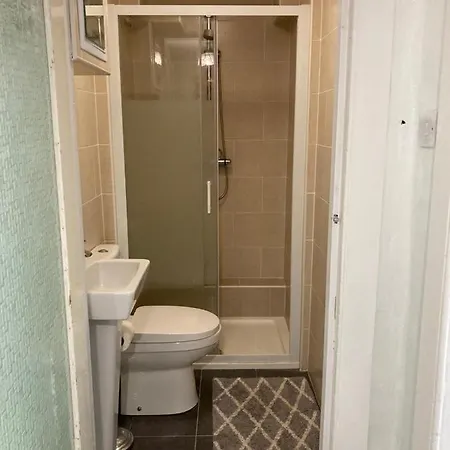 Apartment Victorian 3 Bedroom With Free Parking And Private Garden