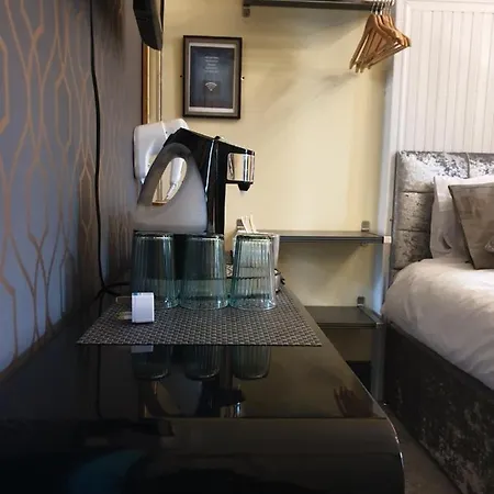 Dundee Terrace - Rooms In The City
