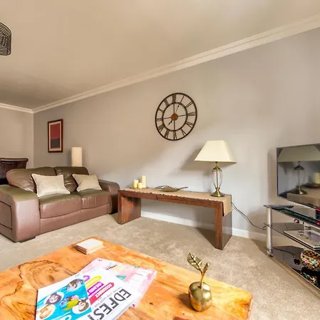 Altido Gorgeous 2br City Centre Apt With Parking