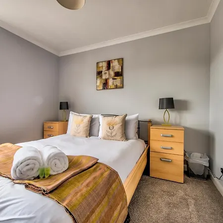 Altido Gorgeous 2br City Centre Apt With Parking *
