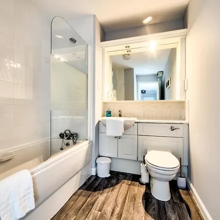 Altido Gorgeous 2br City Centre Apt With Parking