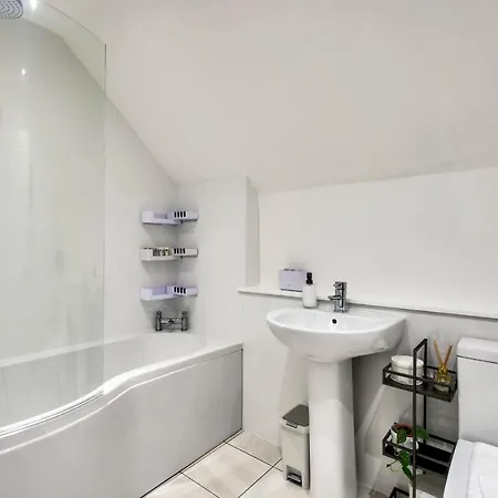 Apartament Guestready - Stylish Modern 2Br Flat For 4 - Free Parking *