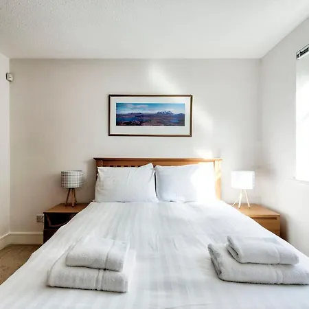 Apartment Guestready - Bright & Modern Flat - Free Parking *