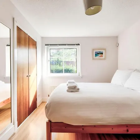 Guestready - Bright & Modern Flat - Free Parking Apartment *