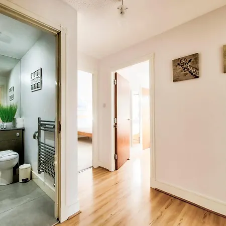 Guestready - Bright & Modern Flat - Free Parking Apartment *
