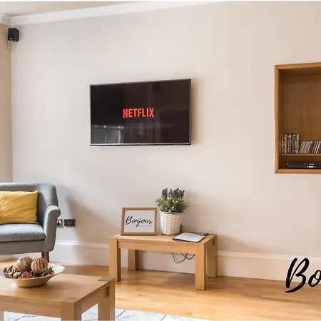 Gorgeous New Town Main Door 3br-3ba - Free Parking & Patio By Bonjour Residences * Edinburgh