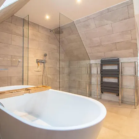 Luxury Royal Mile By The Castle - Sleeps 4 * Edinburgh