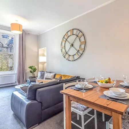 Pass The Keys Spacious And Homely Flat On The Royal Mile Apartment
