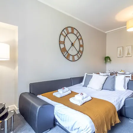 Pass The Keys Spacious And Homely Flat On The Royal Mile * Edinburgh