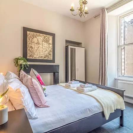 Apartmán Pass The Keys Spacious And Homely Flat On The Royal Mile *