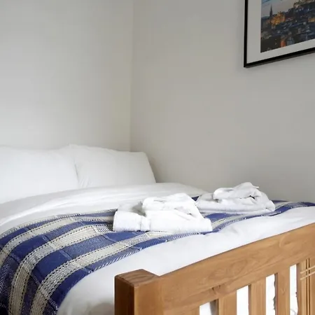 Apartment Two Bedroom Flat By Royal Mile!