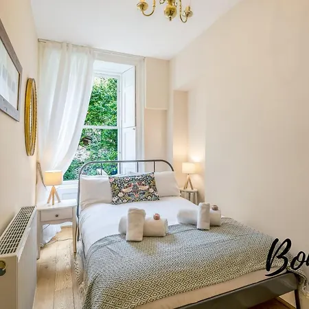 Georgian West End Main Door 2br-1ba, Near Eicc By Bonjour Residences *