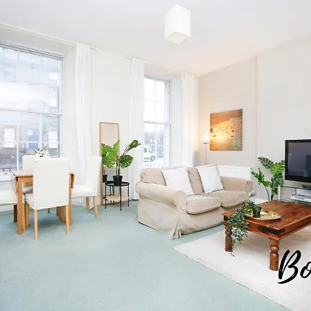 Apartamento Spacious 2br-2ba, Charlotte Square - Free Parking By Bonjour Residences