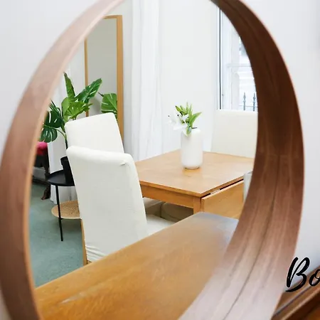 Spacious 2br-2ba, Charlotte Square - Free Parking By Bonjour Residences Apartamento