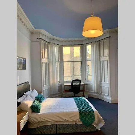 Lovely And Spacious 5 Bed Flat In Marchmont. Apartmán