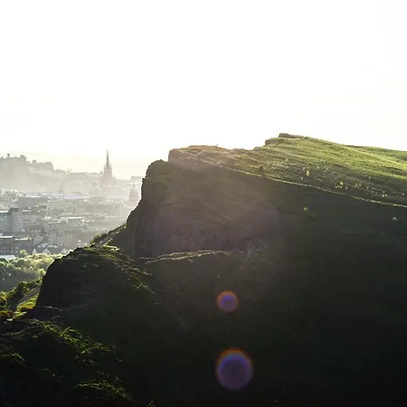Pass The Keys Homely & Light-filled 1 Bedroom Flat In Chic Area Of Near Centre Appartement EDI