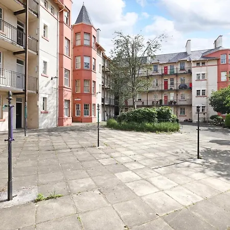 Stunning 2 Bed Nr The Royal Mile & The Castle