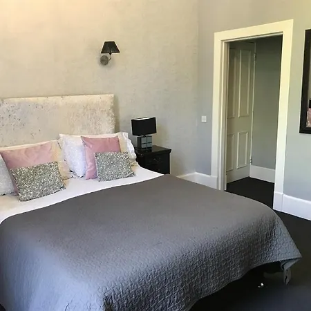 The Alba House 4*