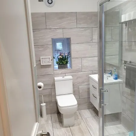 Πανσιόν Lower Gilmore Place *