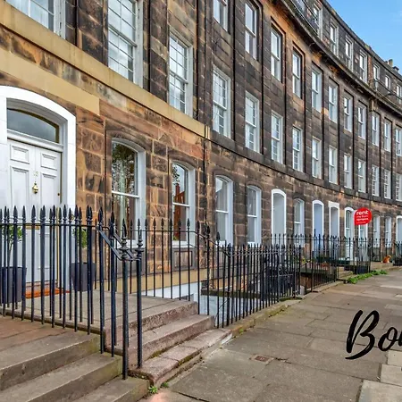 Apartment Georgian West End Main Door 2br-1ba, Near Eicc By Bonjour Residences
