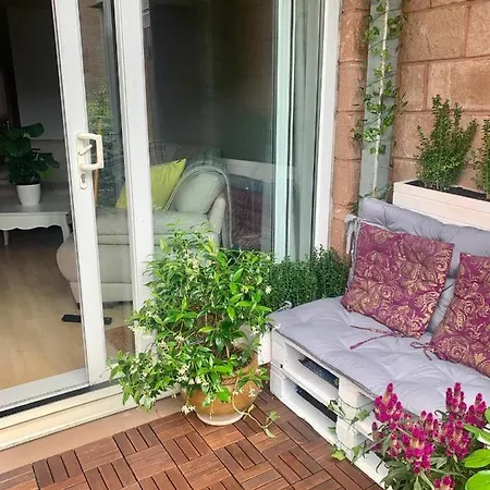 Pass The Keys Lovely 2bedroom Flat With Balcony Appartement *
