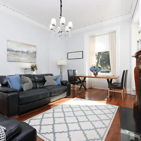 Joivy Fantastic New Town Flat With Shared Garden *